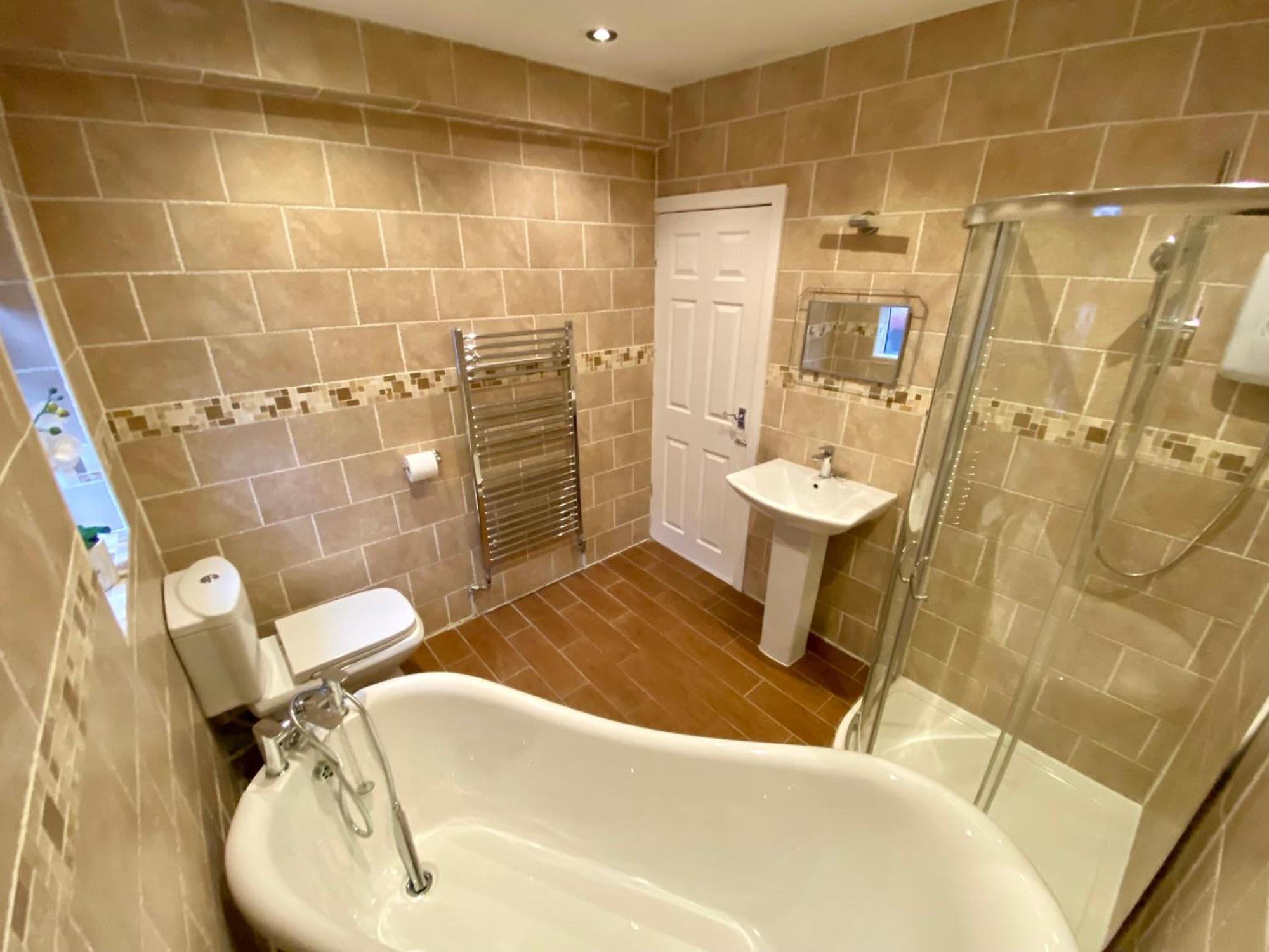Entire Modern House Liverpool, 6 Bedrooms Luaran gambar